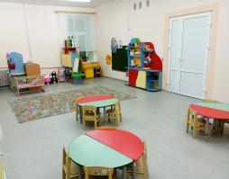 Групповая комната, для детей раннего возраста,  оснащена необходимым оборудованием, пособиями и атрибутами для организации различных видов деятельности детей в соответствии с основной образовательной программой МБДОУ детский сад "Ручеек" №3 р.п.Варнавино возрастными особенностями детей.