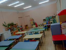 Групповая комната, для детей,  оснащена необходимым оборудованием, пособиями и атрибутами для организации различных видов деятельности детей в соответствии с основной образовательной программой МБДОУ детский сад "Ручеек" №3 р.п.Варнавино возрастными особенностями детей.